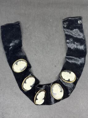 Vintage Costume Black Modeled Cameo Velvet Choker Necklace 14”